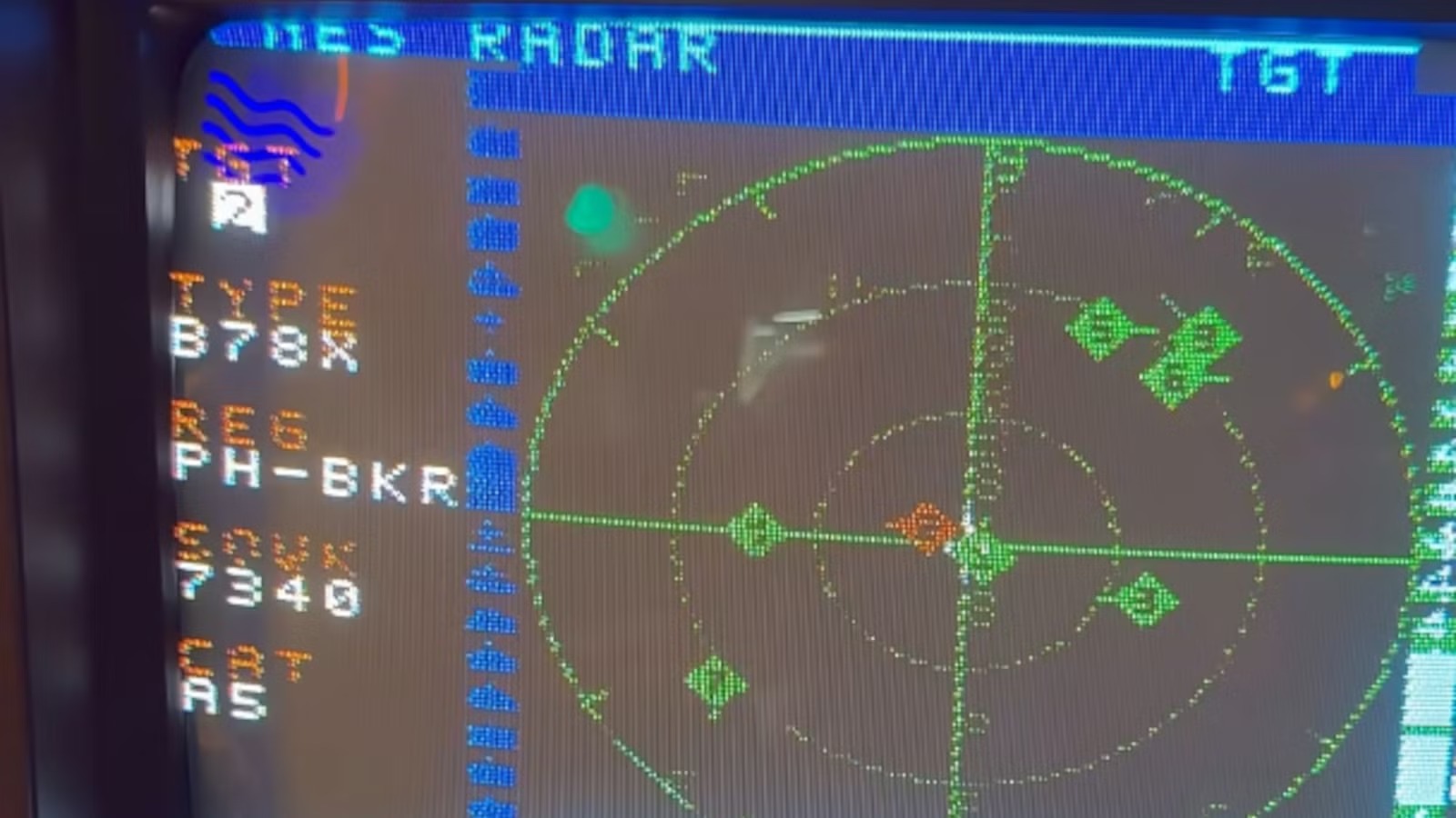 NES红白机变身航班雷达 实时追踪全球空中交通